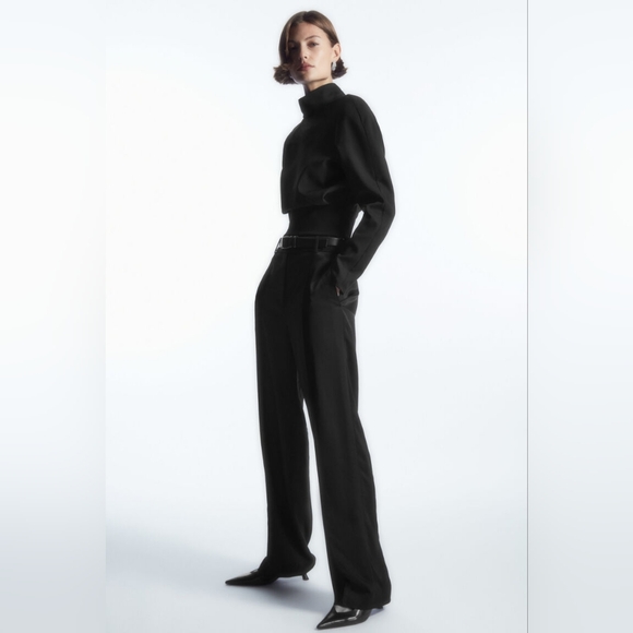 COS | Power-shoulder Open-back Waisted Wool Top In Black - Picture 2 of 15